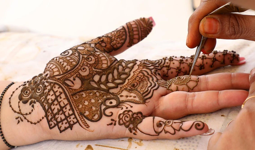 Wedding Bridal Mehndi Design||Easy Stylish Full Hand Dulhan Mehndi  Designs||Simple Front Hand Mehndi - YouTube